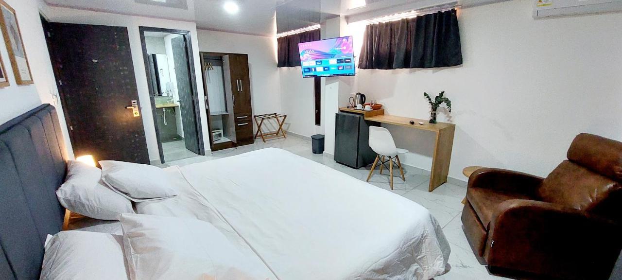 Hotel A & A Santa Alejandria Medellín Extérieur photo