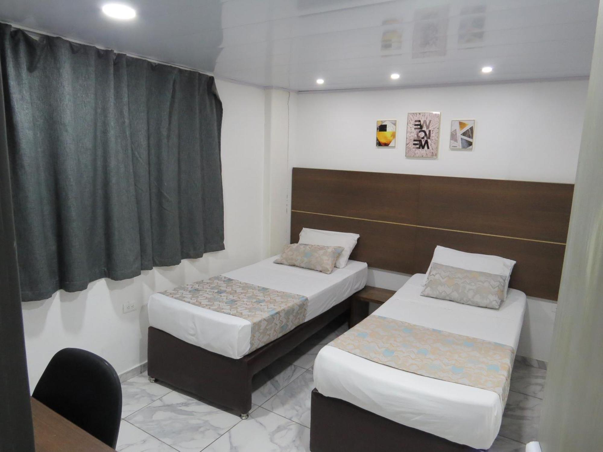 Hotel A & A Santa Alejandria Medellín Extérieur photo