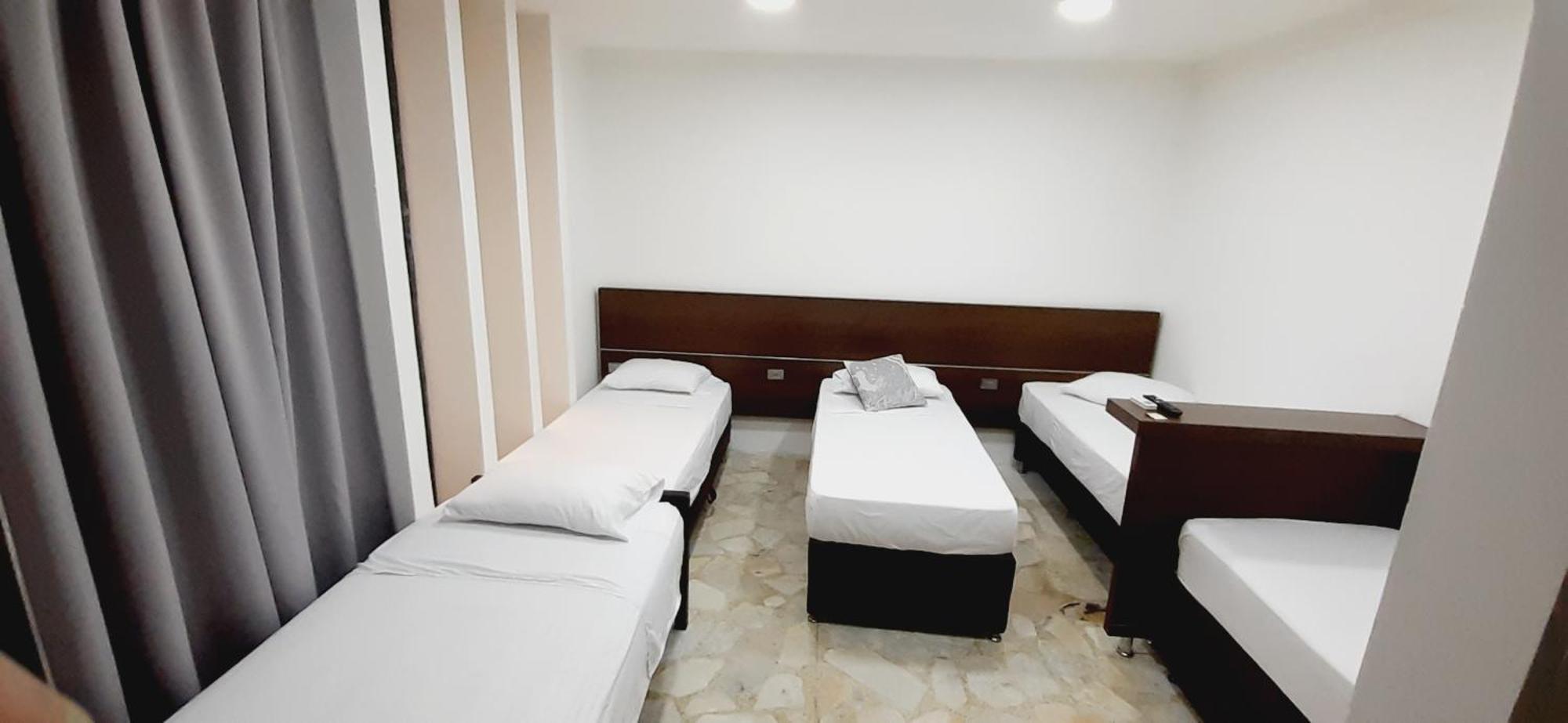 Hotel A & A Santa Alejandria Medellín Extérieur photo
