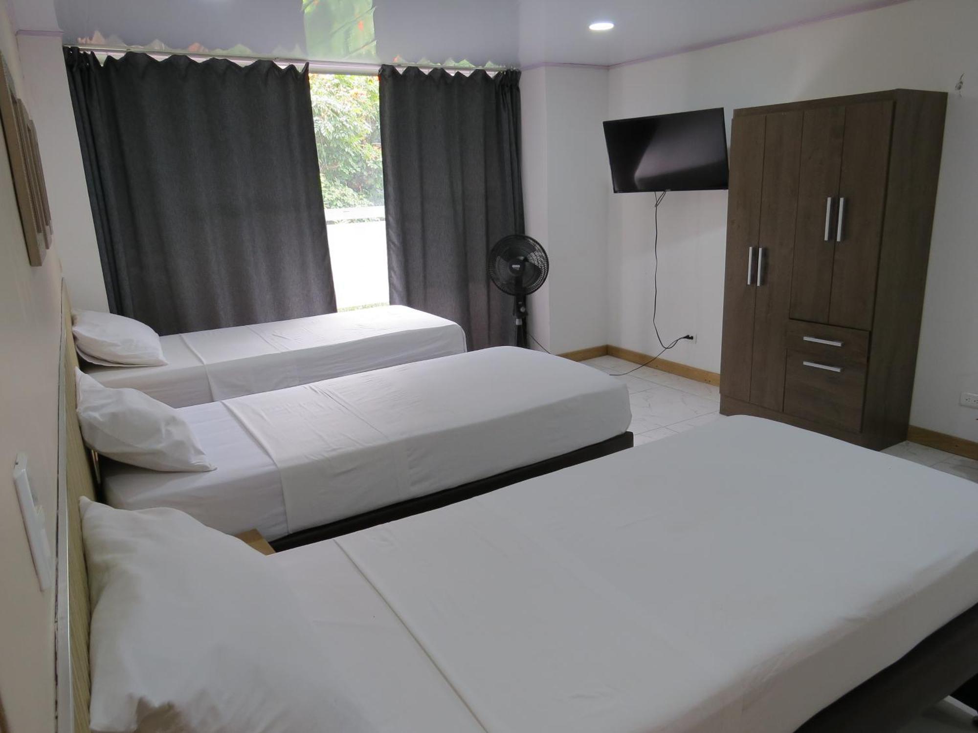 Hotel A & A Santa Alejandria Medellín Extérieur photo