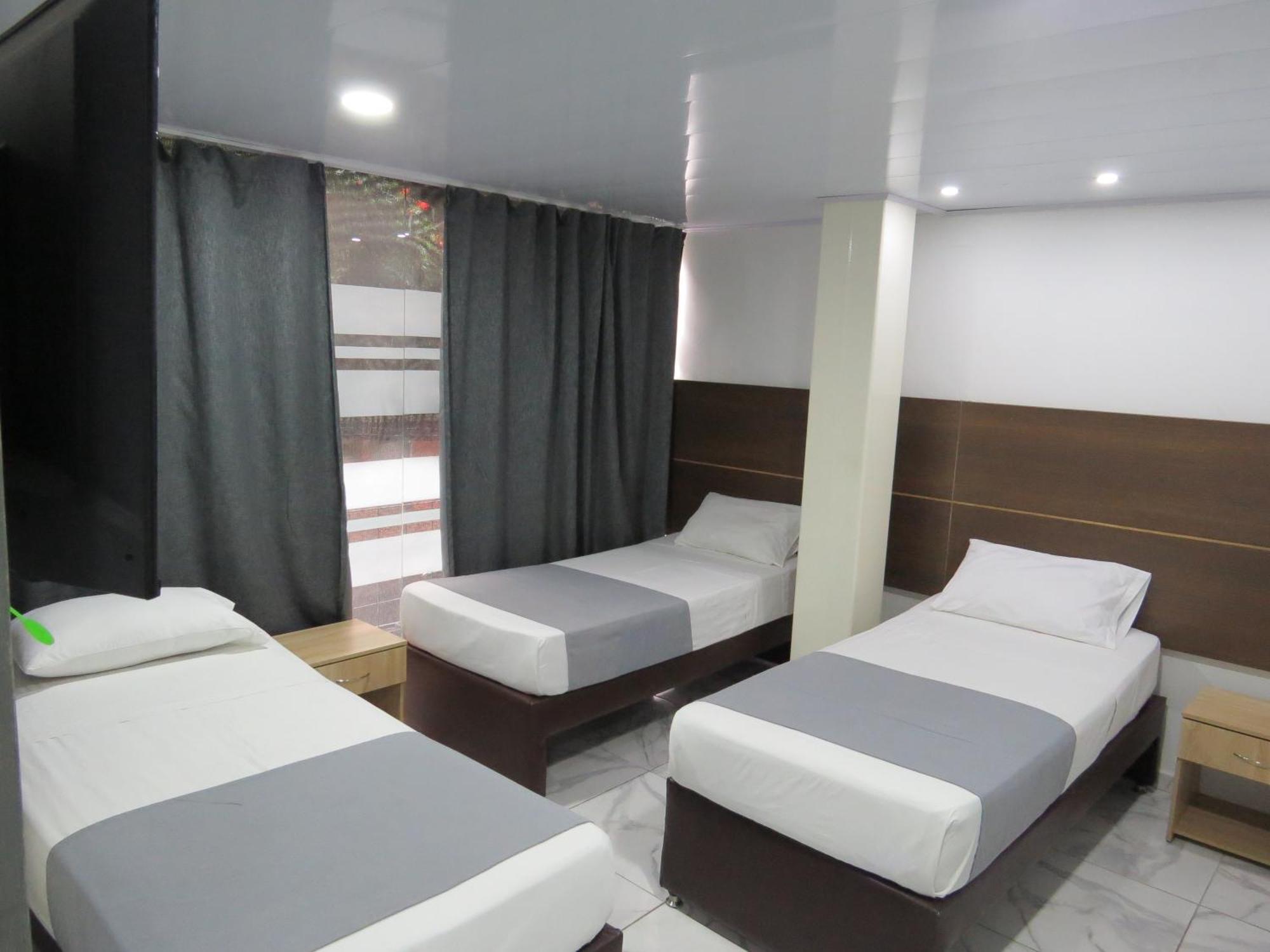 Hotel A & A Santa Alejandria Medellín Extérieur photo