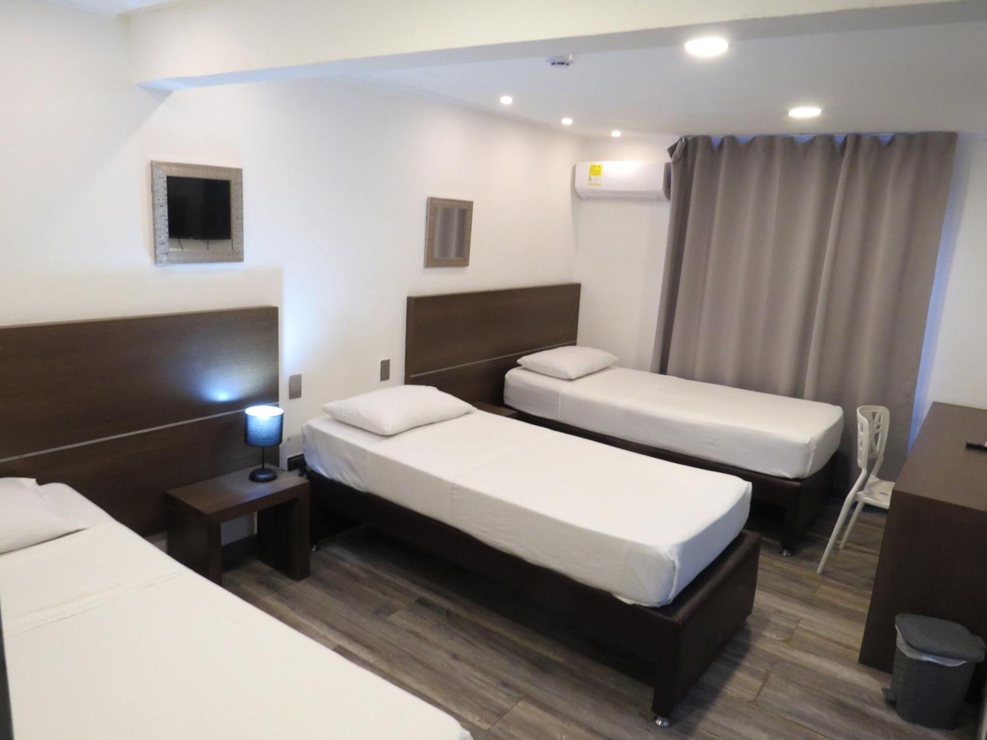 Hotel A & A Santa Alejandria Medellín Extérieur photo
